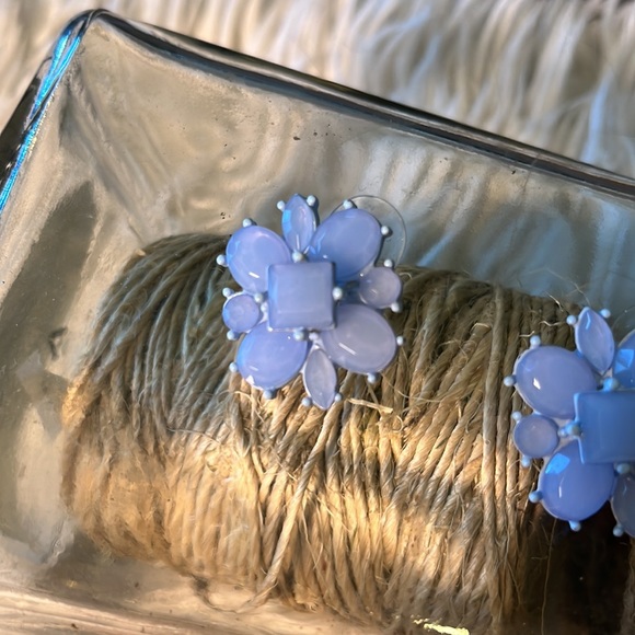 Blue flower earrings - Picture 3 of 4